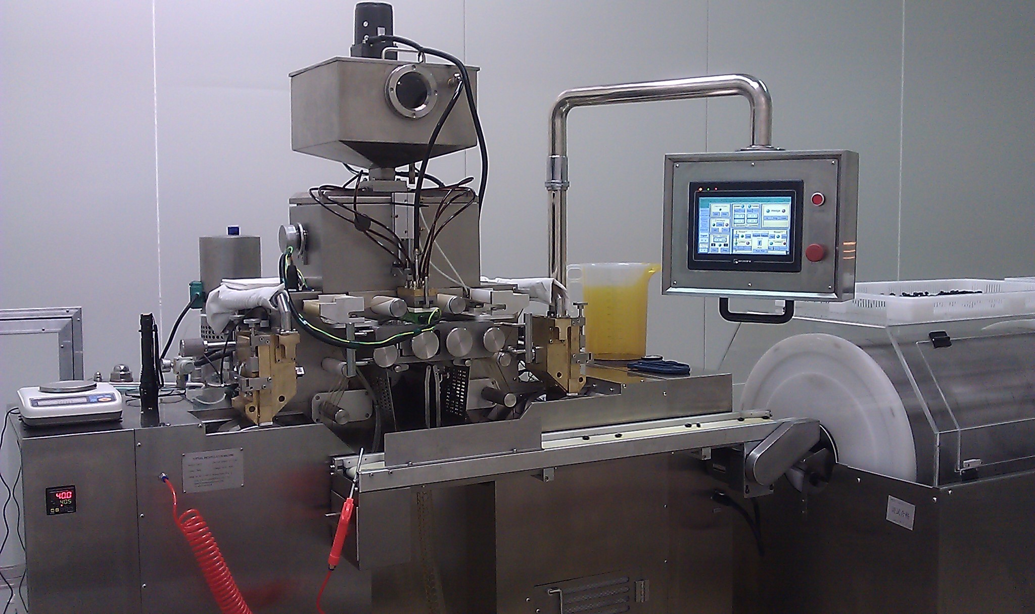 Máquina de la encapsulación del R&amp;D Softgel para el aceite de pescado o la vitamina oblongo oval Softgel de la forma