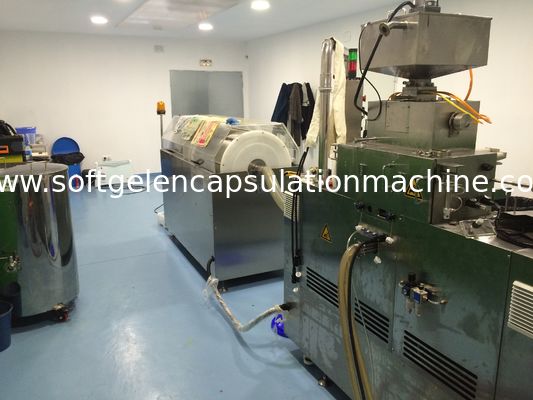 Máquina de rellenar de la cápsula suave del gel del aceite de pescado 120000pcs/H automática