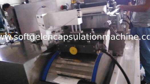 7 pulgadas mueren máquina de la encapsulación de Softgel del rollo para el aceite de Cbd, 1 año Warantee