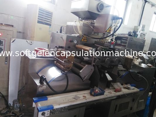 Máquina suave de acero inoxidable del fabricante de la cápsula de la máquina de rellenar de la cápsula del gel 1800 kilogramos de peso