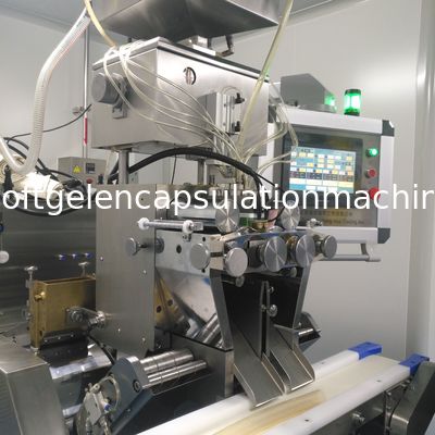 máquina de rellenar de la cápsula suave del gel del peso 1900kG para el material de acero inoxidable del aceite de pescado de la comida