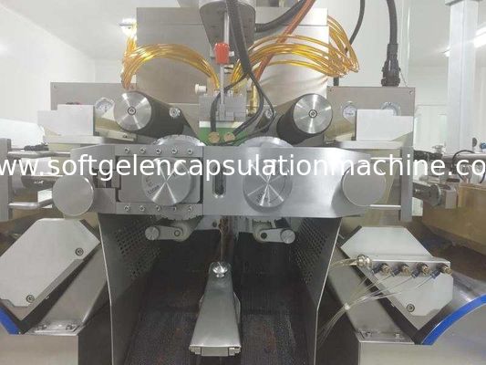 máquina clásica de la encapsulación de Softgel del diseño 13kw para el aceite de pescado, aceite del ajo, relleno del vatamin